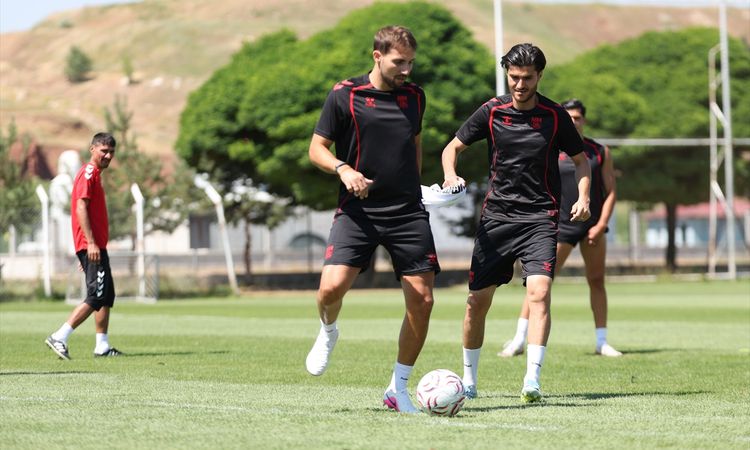 Gündemden Son Bilgiler: Sivasspor, yeni sezon hazırlıklarına devam etti - Haberleri - Son Dakika Bilgileri