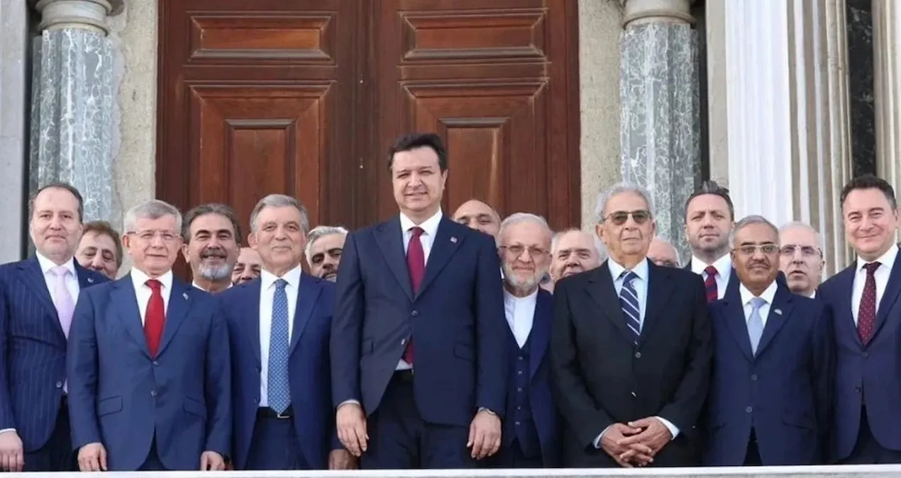 Siyaseti hareketlendiren kare sonrası Erbakan konuştu: Tek isme şartlı onay verdi - Son Dakika | İşte Tüm Ayrı