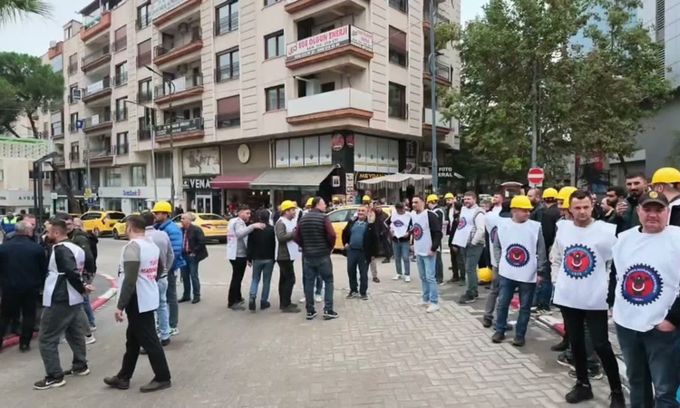 Soma'da madenciler bir yılı aşkın süredir alacakları için Ankara'ya yürüyüşe geçti