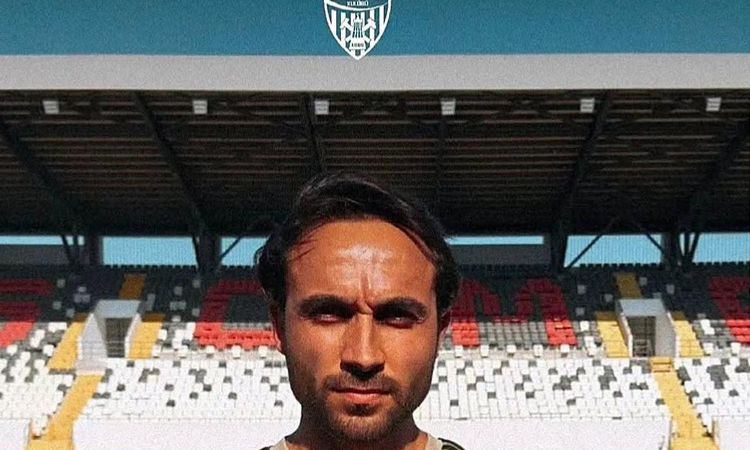 Ayrıntılar Netleşti: Somaspor'dan Sol Bek Transferi: Serkan Yola 2 Yıllık İmzaladı - Haberleri - Son Dakika Bi