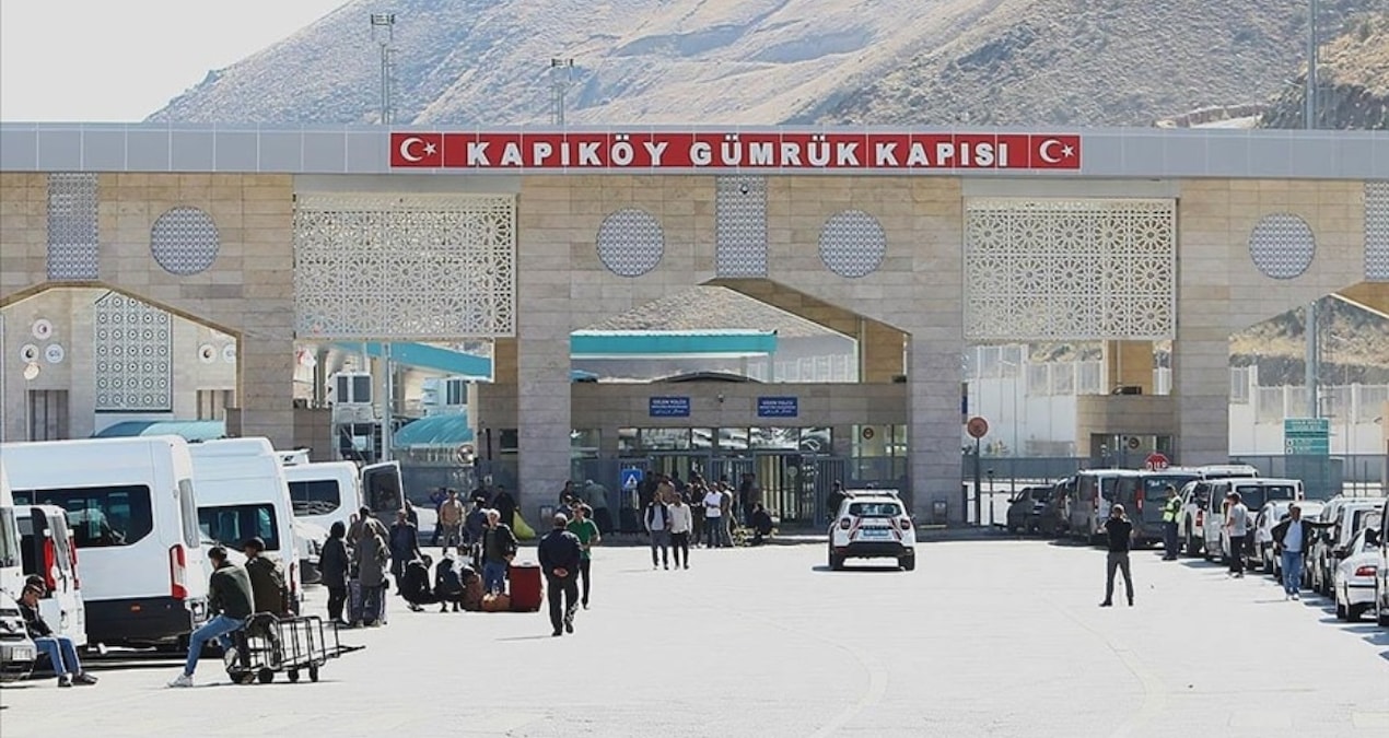 Ayrıntılar Netleşti: SON DAKİKA: Bakan Bolat kamuoyuna ilan etti: İran sınırında günübirlik yolcu geçişleri du