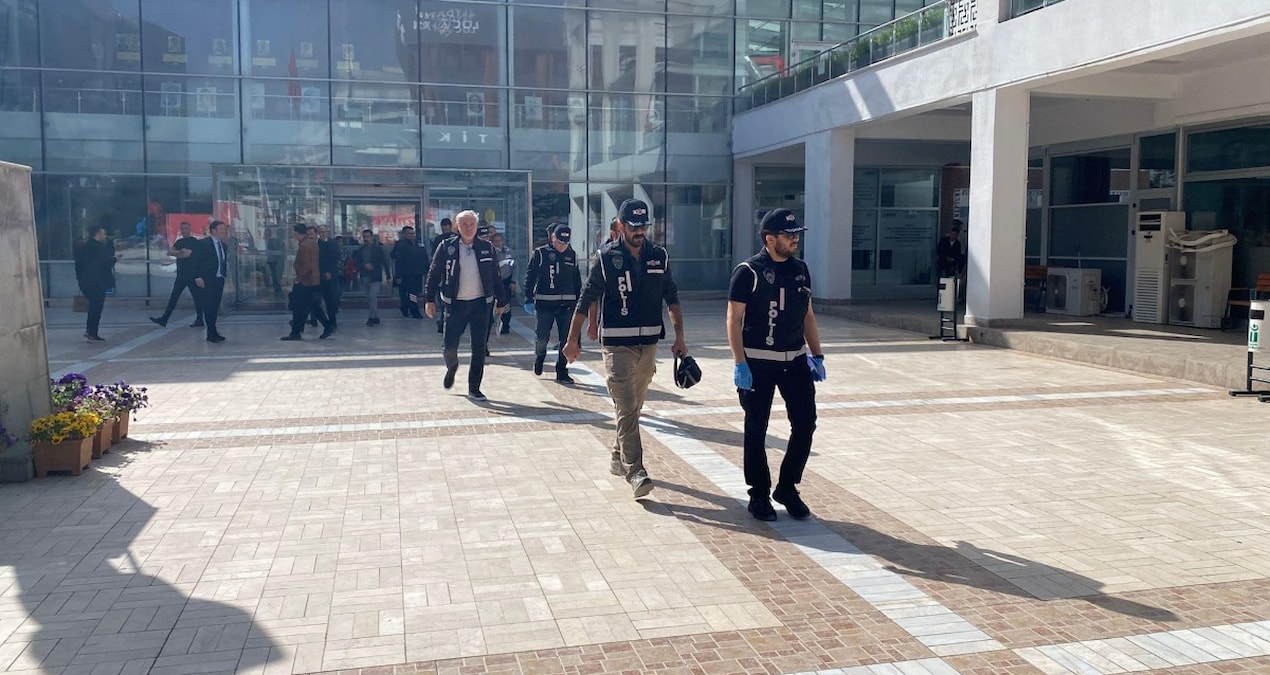 Son Gelişme: SON DAKİKA... CHP'li bir belediyeye daha operasyon - Son Dakika