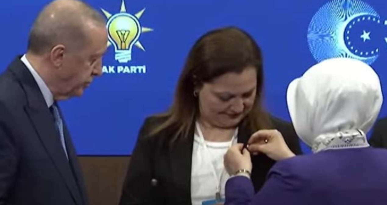 Kritik Açıklama: SON DAKİKA | Erdoğan kamuoyuna ilan etti: Burcu Köksal AKP'ye katıldı - En Son Haber