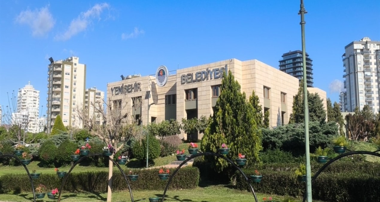 Gündemden Son Bilgiler: Son dakika...  CHP'li Mersin Yenişehir Belediyesi'ne operasyon! - En Son Haber - Son D