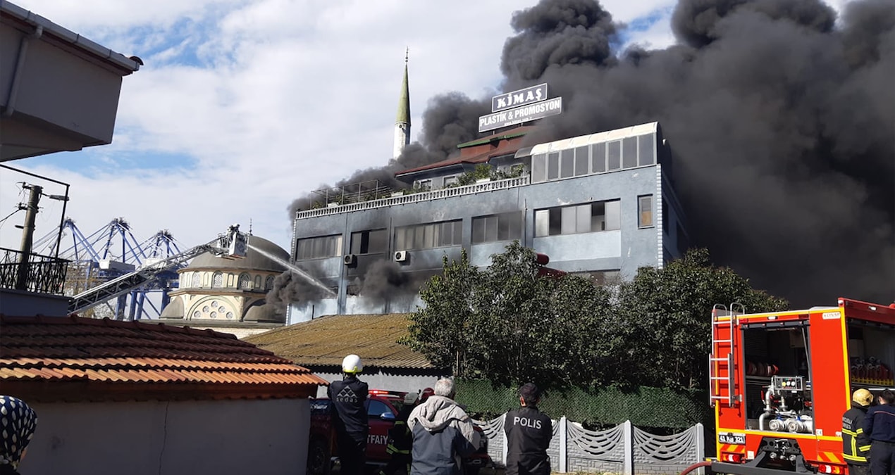 Ayrıntılar Netleşti: Son dakika...Kocaeli'de plastik üretim tesisinde yangın! - Son Dakika Haberleri