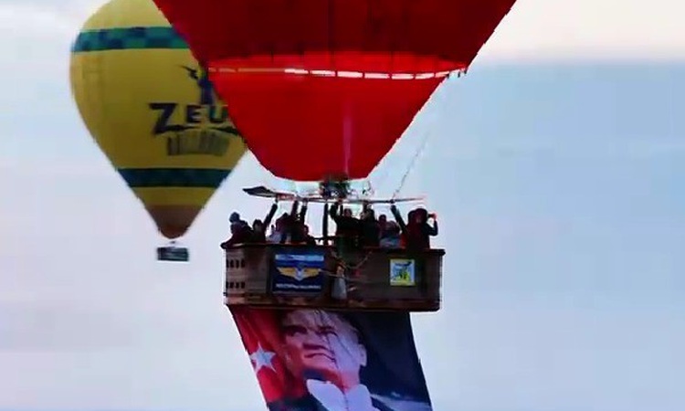 Son Gelişme: 29 Ekim Cumhuriyet Bayramı Pamukkale'de bayraklı balonlarla kutlandı