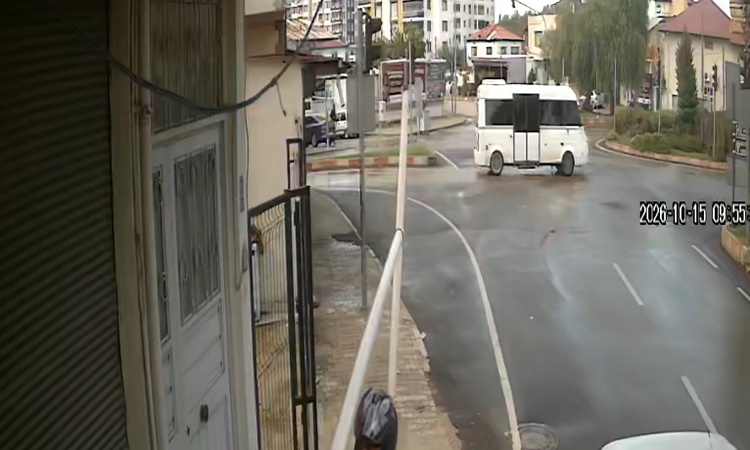 Son Gelişme: Adana Kozan'da kuryenin başına motosikletiyle çarptığı su borusu gerileme kaydetti, kask korudu |