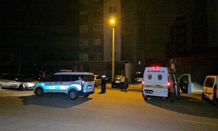 Son Gelişme: Adana Sarıçam'da sevgilisinin eski kocasından kaçan Özhan Ö. 3. kattan düşerek öldü