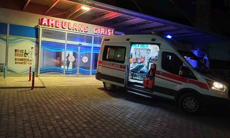 Son Gelişme: Adıyaman Gölbaşı'nda çekiciyle otomobilin çarpıştığı kazada 3 kişi yaralandı: Gelişmeler Takip Ed