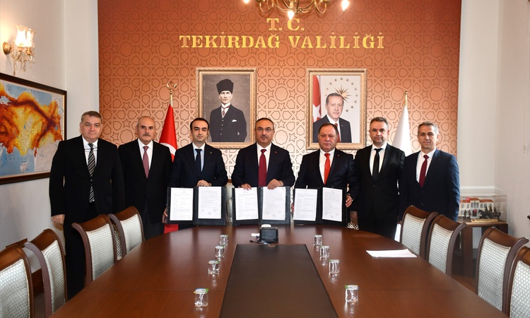 Son Gelişme: Adnan Sungur, Tekirdağ İl Sağlık Müdürlüğüne aşı nakil aracı ve 2 ambulans bağışladı | İşte Tüm A