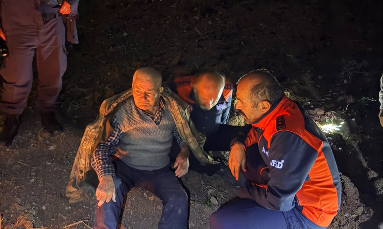 Son Gelişme: AFAD ve jandarma, Burdur'da kaybolan 89 yaşındaki İbrahim Çevik'i dağda uyurken buldu - Son Dakik