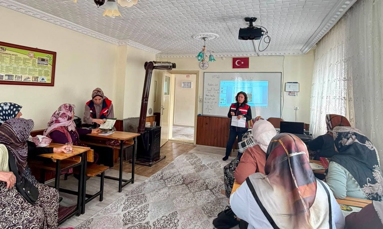 Son Gelişme: Afyonkarahisar Bolvadin'de kadın çiftçilere TARSİM ve destekleme eğitimi verildi - Son Dakika Bil