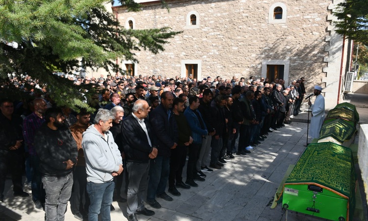Son Gelişme: Afyonkarahisar Emirdağ'da kazada ölen 4 kişi Konya Çeltik'te defnedildi