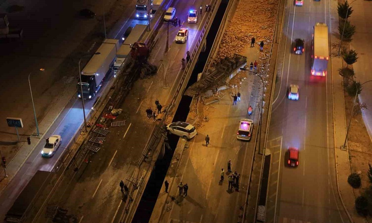 Son Gelişme: Afyonkarahisar'da tuğla yüklü tırın karıştığı kazada 1 kişi öldü, 7 kişi yaralandı - Son Dakika B