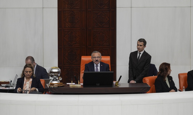Son Gelişme: Akbaşoğlu, genç ve kadın üreticilere hayvancılıkta ilave destek verildiğini söyledi - Son Dakika