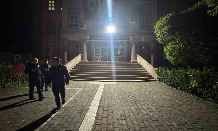 Son Gelişme: Alaplı'da dur ihtarına uymayan araçtaki 5 şüpheli adli kontrolle serbest kaldı