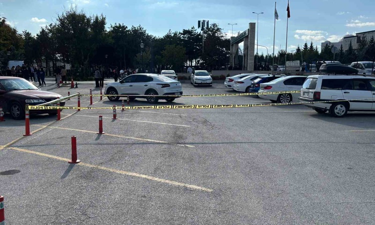 Son Gelişme: Anayasa Mahkemesi önünde emeklilerin eylemi sırasında kendini vuran kişi öldü: Gelişmeler Takip E