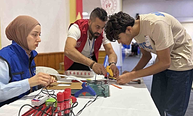 Son Gelişme: Aydın'da Deneyap uygulama sınavı ortaokul ve lise kategorilerinde tamamlandı - Son Dakika Bilgile
