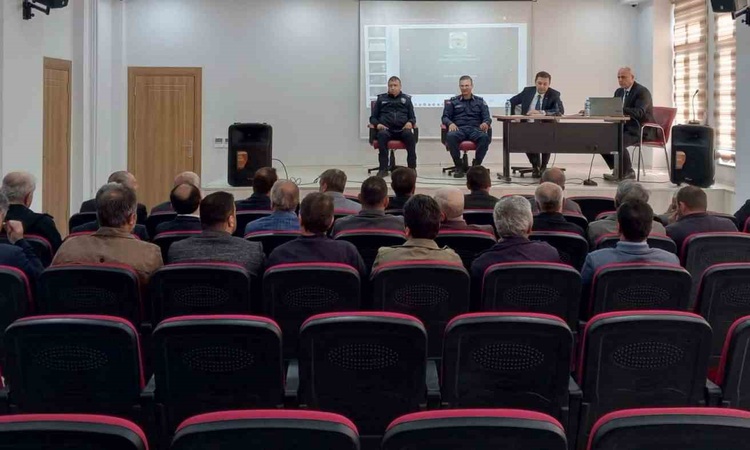 Son Gelişme: Aydıntepe'de Kaymakam Deniz Yıldırım muhtarlarla istişare toplantısı yaptı