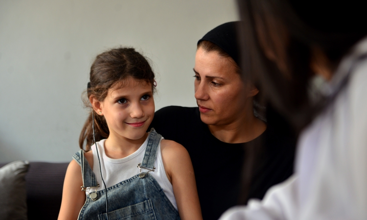 Son Gelişme: Ayşegül, yeni biyonik kulağına kavuştu - Son Dakika Bilgileri