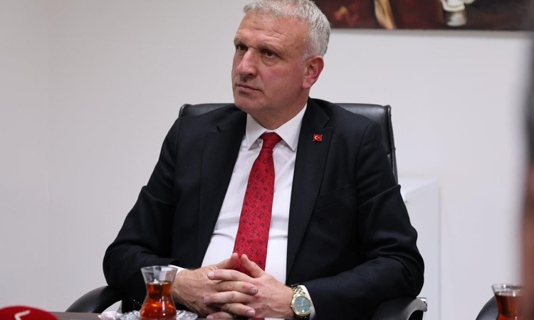 Son Gelişme: Azerbaycanlı gazeteciden Oktay Saral için hadsiz çıkış! Tepkiler çığ gibi büyüdü: Gelişmeler Taki