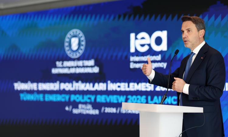 Son Gelişme: Bakan Bayraktar: Türkiye, enerjide tam bağımsızlık ve 2053 net sıfır hedefine kararlılıkla ilerli