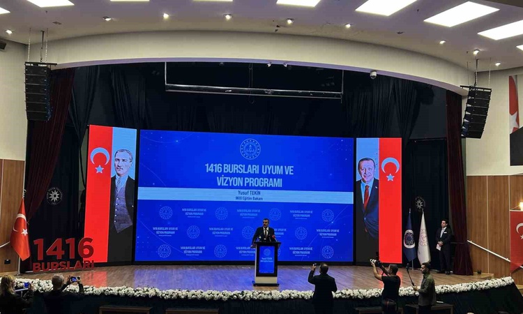 Son Gelişme: Bakan Tekin, 506 bursiyeri Türkiye Cumhuriyeti elçisi olarak yurt dışına gönderiyor ve Merak Edil