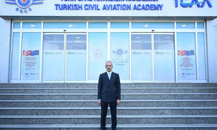 Son Gelişme: Bakan Uraloğlu: "2030 yılı hedefimiz sürdürülebilir havacılık yakıtı ile karbondioksit emisyonunu