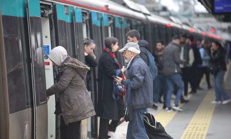 Son Gelişme: Bakan Uraloğlu, 29 Ekim'de Marmaray ve İZBAN'ın ücretsiz olacağını tüm detaylarıyla paylaştı - So