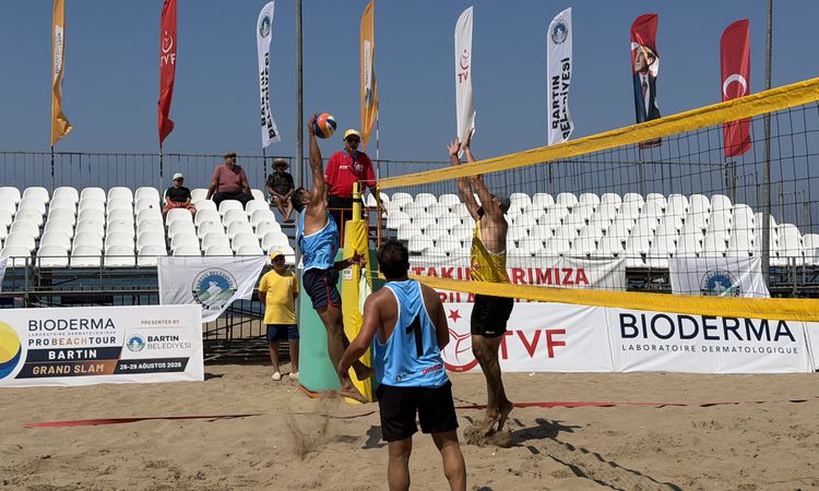 Son Gelişme: Bartın'da plaj voleybolu heyecanı