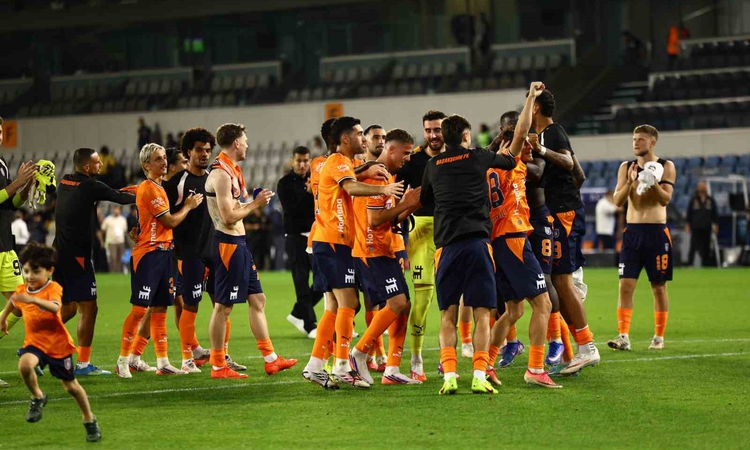 Son Gelişme: Başakşehir, Gençlerbirliği'ni 4-0 yenerek 4 maçlık galibiyet hasretine son verdi: Gelişmeler Taki