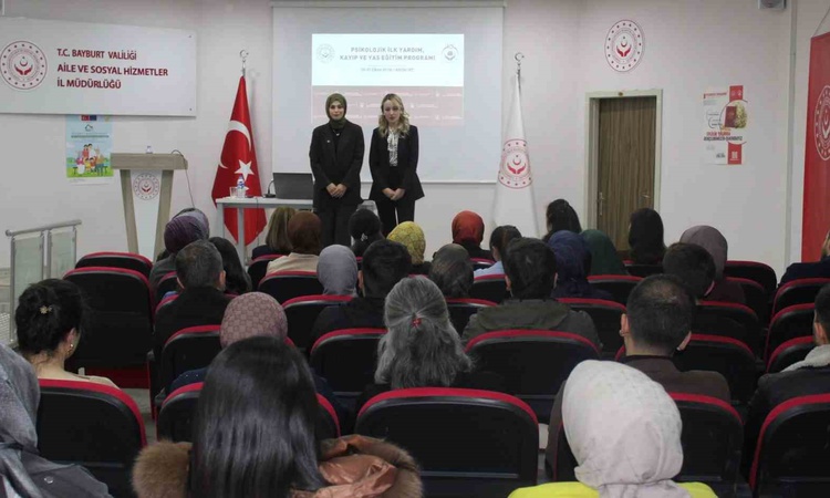 Son Gelişme: Bayburt Aile ve Sosyal Hizmetler personeline psikolojik ilk yardım eğitimi verildi
