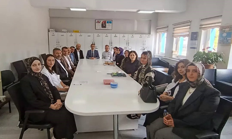 Son Gelişme: Bayburt İl Milli Eğitim Müdürü Kahraman, iki lisede incelemelerde bulundu - Son Dakika Bilgileri
