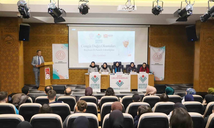 Son Gelişme: Bayburt'ta Cengiz Dağcı panelinde öğrenciler Kırım sürgününü anlattı
