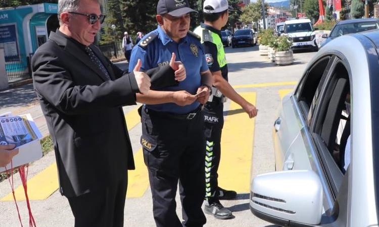 Son Gelişme: Bilecik Bozüyük'te Kaymakam koordinasyonunda yaya önceliği etkinliği düzenlendi: Gelişmeler Takip