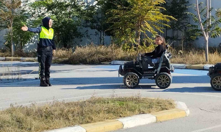 Son Gelişme: Bilecik'te Atatürk İlkokulu'ndan 35 öğrenciye uygulamalı trafik eğitimi verildi | İşte Tüm Ayrınt