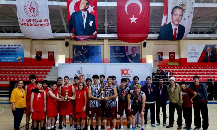 Son Gelişme: Bilecik'te okul sporları genç erkekler basketbolunda dereceye girenler madalya aldı | İşte Tüm Ay