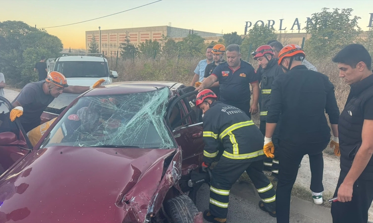 Son Gelişme: Bilecik'te otomobille hafif ticari aracın çarpışması sonucu 3 kişi yaralandı ve Merak Edilenler
