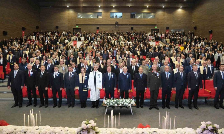 Son Gelişme: Binali Yıldırım EBYÜ öğrencilerine 4 elektrikli otobüs ve ulaşım indirimi müjdeledi | İşte Tüm Ay