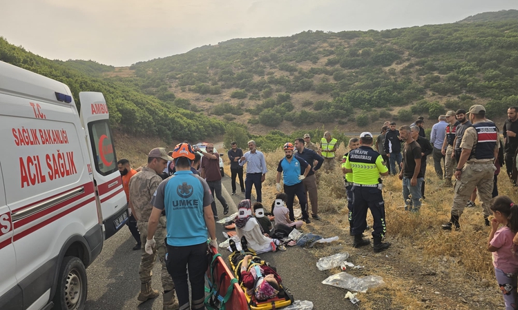 Son Gelişme: Bingöl’de minibüs şarampole devrildi: 10 yaralı | İşte Tüm Ayrıntılar