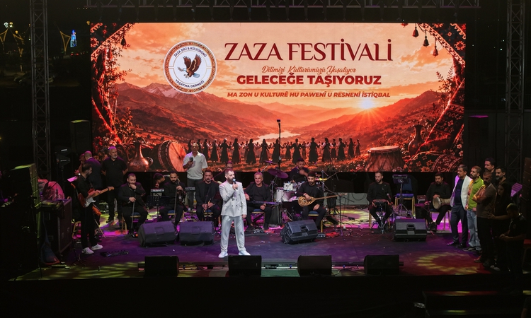 Son Gelişme: Bingöl'de Zaza Festivali, sanatçıların sahne aldığı ikinci günün ardından sona erdi.