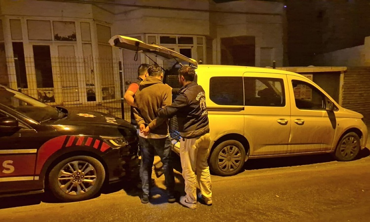 Son Gelişme: Bodrum'da komşu kavgasında bıçaklanan Yaman Mat öldü, şüpheli yakalanarak gözaltına sevk edildi