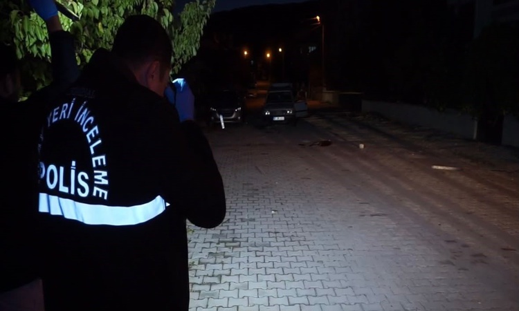 Son Gelişme: Burdur Gölhisar'da küreklerin kullanıldığı kavgada 2 otomobil zarar gördü ve Merak Edilenler