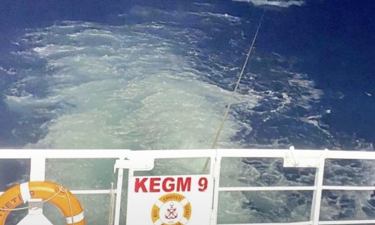Son Gelişme: Çanakkale Boğazı'nda arıza yapan tekne, 3 kişiyle Lapseki'ye yedeklendi | İşte Tüm Ayrıntılar