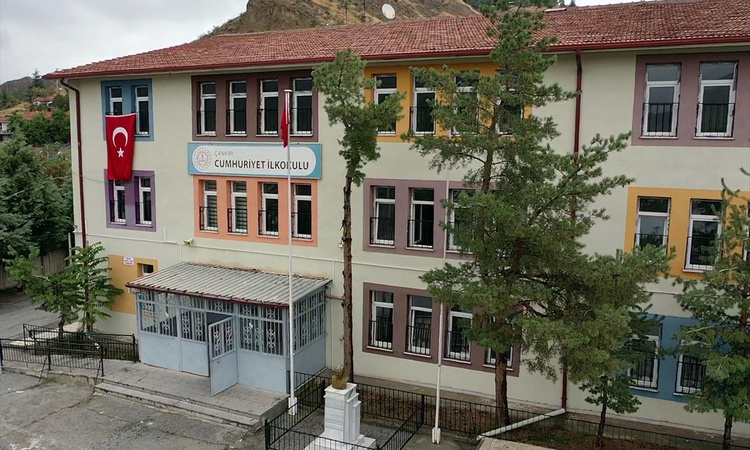Son Gelişme: Çankırı'da 1890'da kurulan Cumhuriyet İlkokulu 102 öğrenciyle eğitim sürdürüyor ve Merak Edilenle