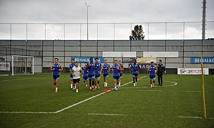 Son Gelişme: Çaykur Rizespor, 10 Ekim'de Fenerbahçe ile oynayacağı maçın hazırlığına resmen start aldı | İşte