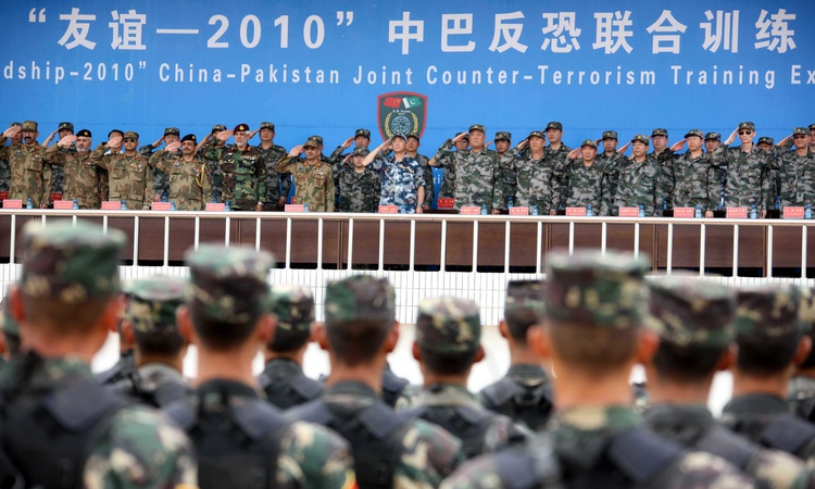 Son Gelişme: Çin ve Pakistan orduları ilk ortak eğitim tatbikatını Ekim'de Korla'da yapacak ve Merak Edilenler
