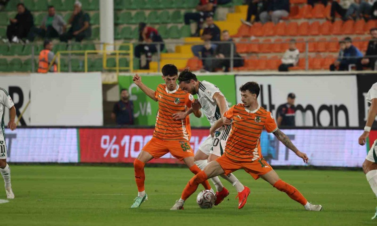 Son Gelişme: Corendon Alanyaspor, Kocaelispor karşısında ilk yarıyı 2-0 geride kapattı | İşte Tüm Ayrıntılar