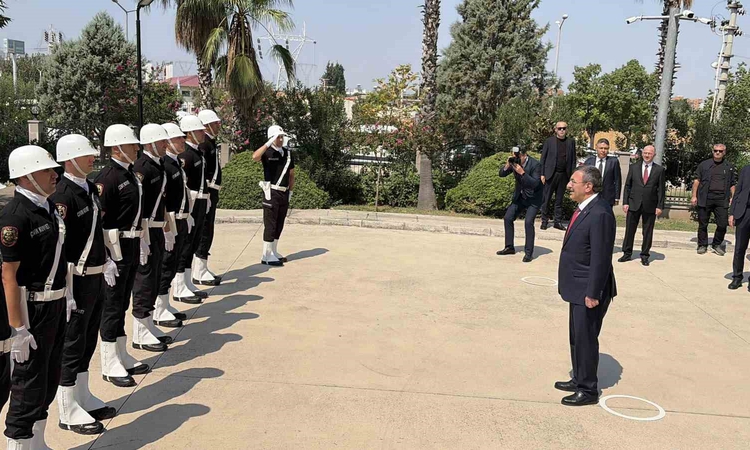 Son Gelişme: Cumhurbaşkanı Yardımcısı Cevdet Yılmaz Osmaniye’de: Gelişmeler Takip Ediliyor