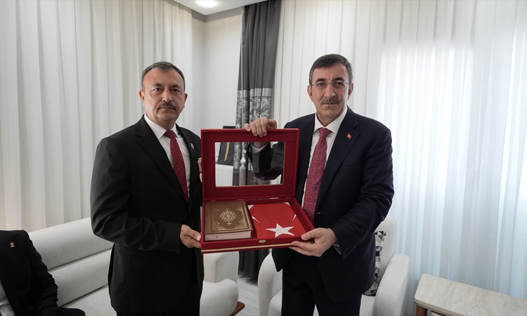Son Gelişme: Cumhurbaşkanı Yardımcısı Yılmaz, Osmaniye'de ziyaretlerde bulundu: Gelişmeler Takip Ediliyor